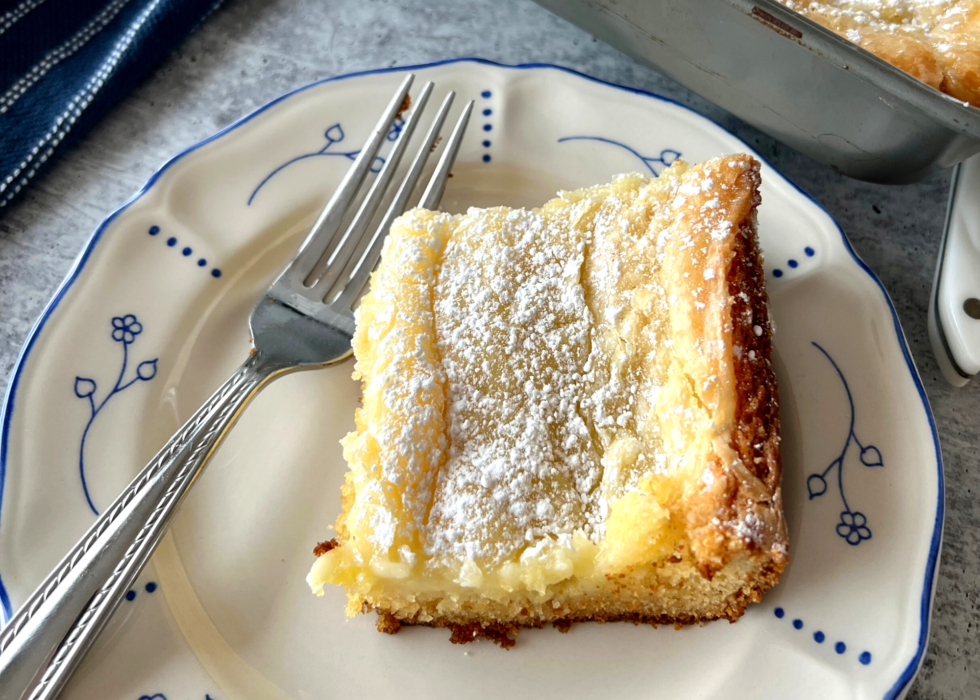 Gooey Butter Cake An Easy to Make Dessert