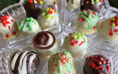 Easy Christmas Oreo Truffles (With Just 4 ingredients!)